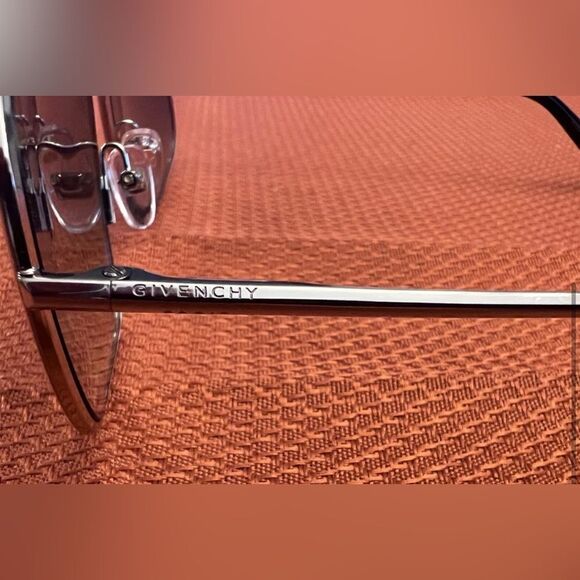 Givenchy Gradient Unisex Aviator sunglasses model GV 7193/S & Case $560 - Picture 8 of 11